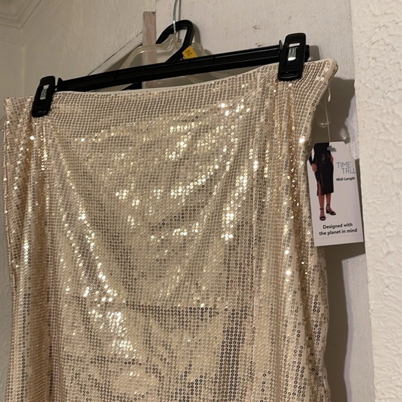 Time and Tru sequin skirt - Picture 6 of 10
